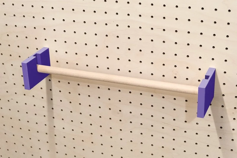 Porte-rouleau kraft mural pour pegboard – dérouleur papier panneau perforé