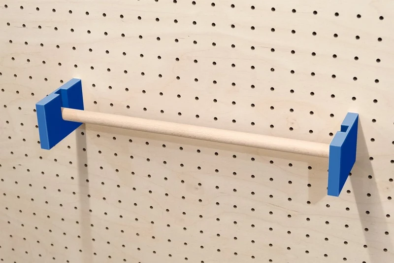 Porte-rouleau kraft mural pour pegboard – dérouleur papier panneau perforé