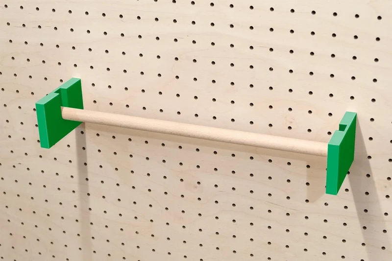 Porte-rouleau kraft mural pour pegboard – dérouleur papier panneau perforé