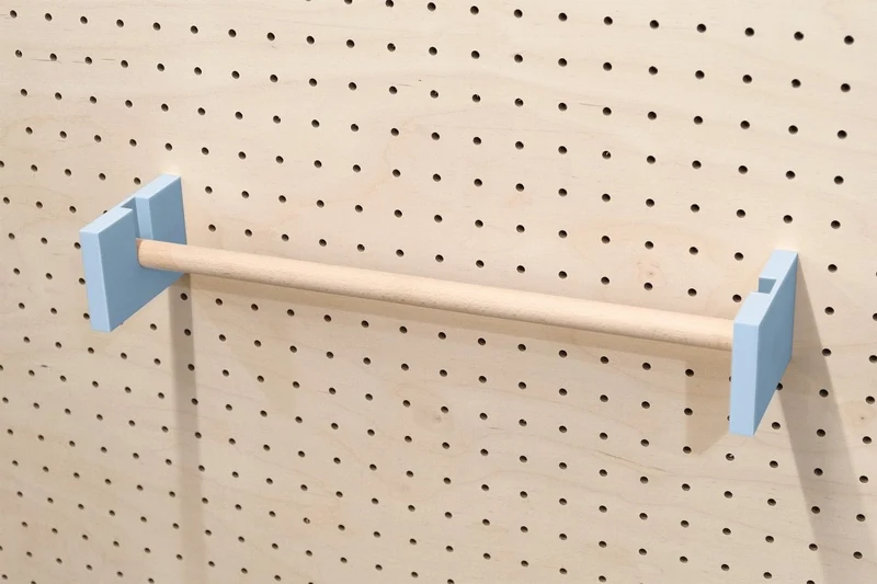 Porte-rouleau kraft mural pour pegboard – dérouleur papier panneau perforé