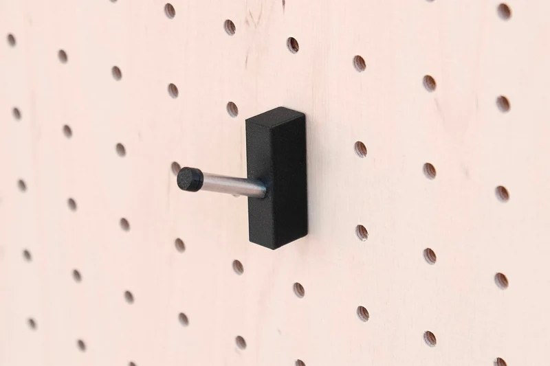Crochet mural multi-usages pour pegboard – patère panneau perforé