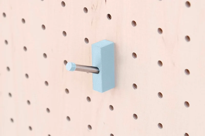 Crochet mural multi-usages pour pegboard – patère panneau perforé