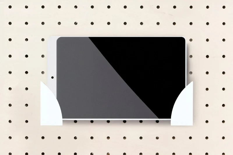 Porte-téléphone mural pour pegboard – support smartphone panneau perforé