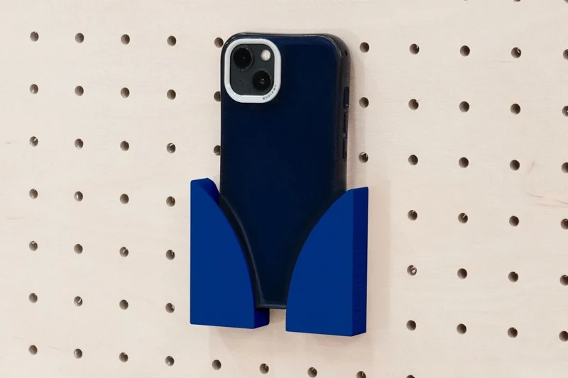 Porte-téléphone mural pour pegboard – support smartphone panneau perforé