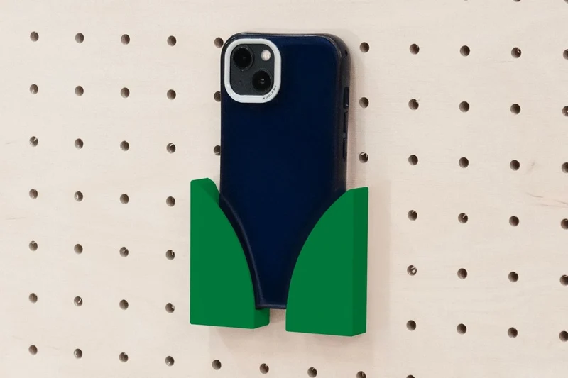 Porte-téléphone mural pour pegboard – support smartphone panneau perforé