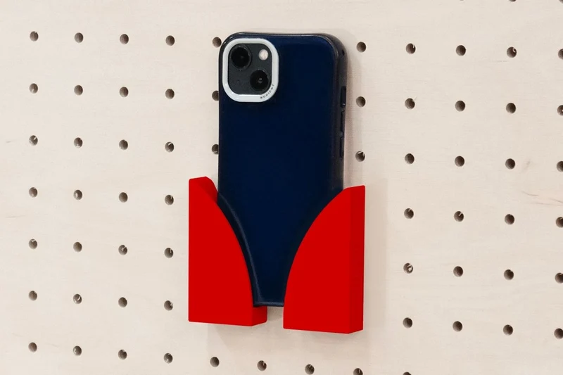 Porte-téléphone mural pour pegboard – support smartphone panneau perforé