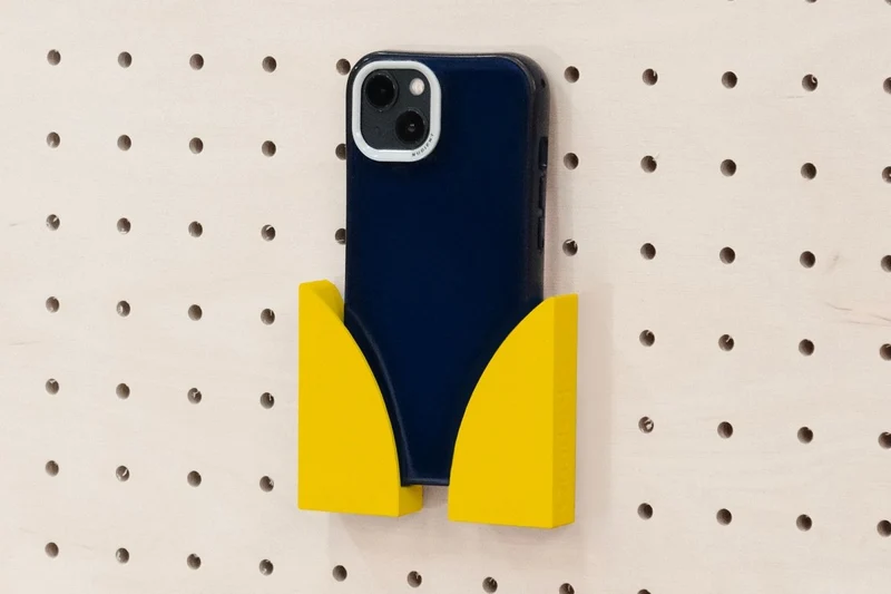 Porte-téléphone mural pour pegboard – support smartphone panneau perforé