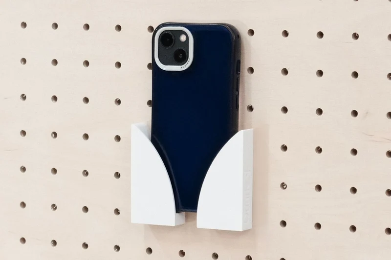 Porte-téléphone mural pour pegboard – support smartphone panneau perforé