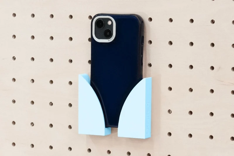 Porte-téléphone mural pour pegboard – support smartphone panneau perforé