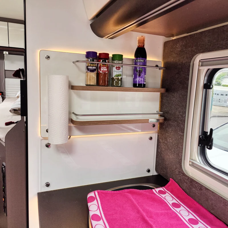Étagère pour camping-car au lieu de porte-capsule pour Bürstner