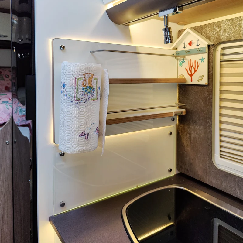 Étagère pour camping-car au lieu de porte-capsule pour Bürstner