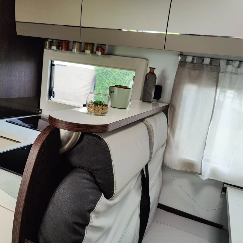 Tablette de rangement pour camping-cars Benimar