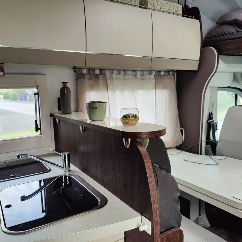 Tablette de rangement pour camping-cars Benimar
