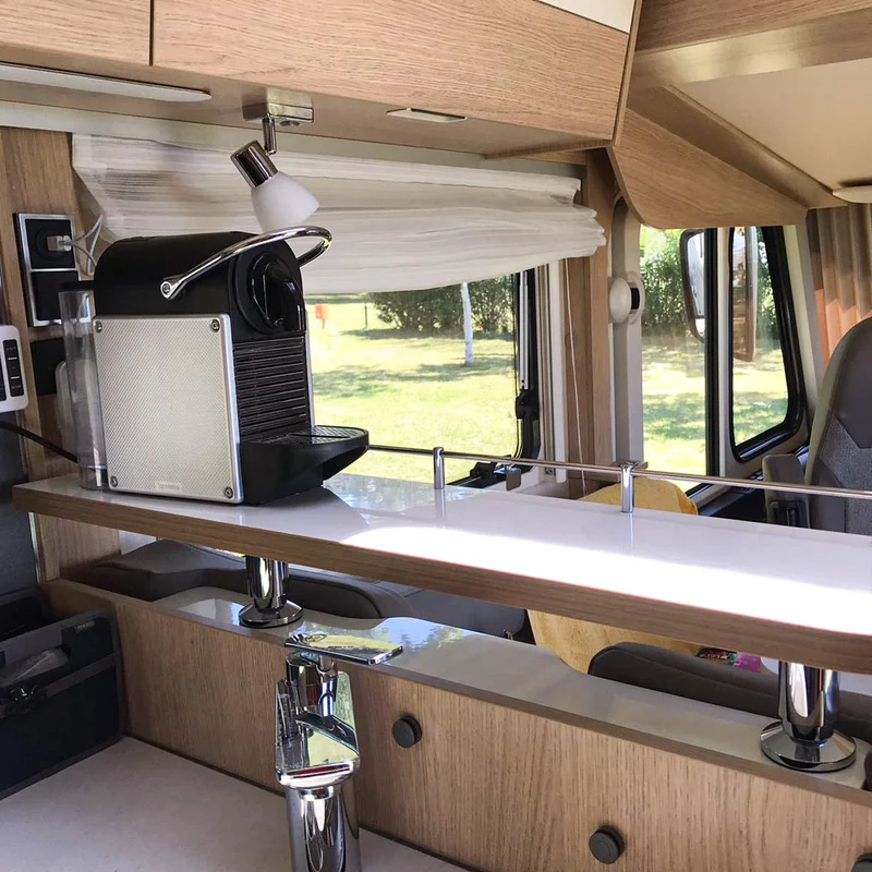 Tablette de rangement en 2 parties pour les modèles Hymer