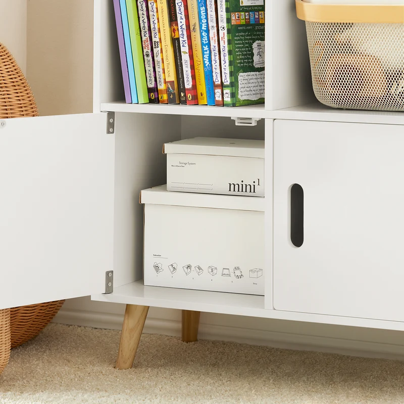 SoBuy KMB58-W Bibliothèque Enfant avec 2 Compartiments et 2 Portes, pour Chambre d’Enfant, Rangement Optimisé, Design Fonctionnel – L63×P30×H103 cm, Blanc