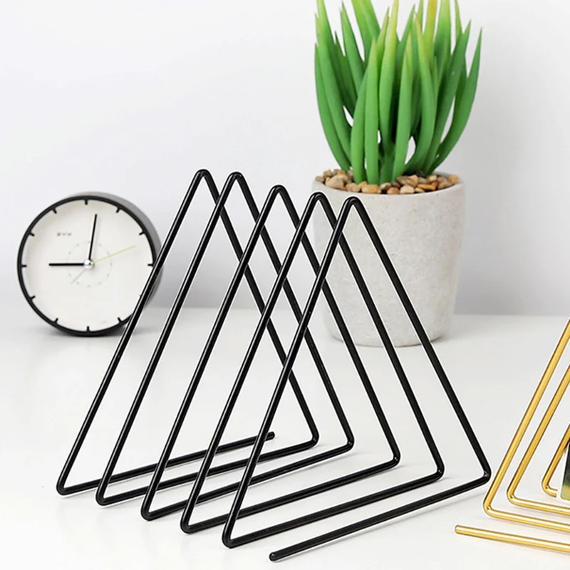 Rangement de livre triangulaire