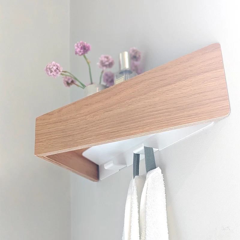 Pelican Wall Shelf with Hidden Hooks · Large Oak