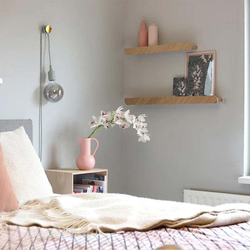 Cielo L+M Shelves and Three Hooks · White pigmented oak