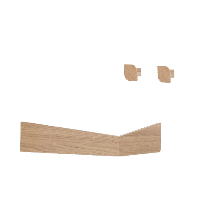 Pelican M Wall Shelf and two Cielo Wall Hooks · White pigmented oak