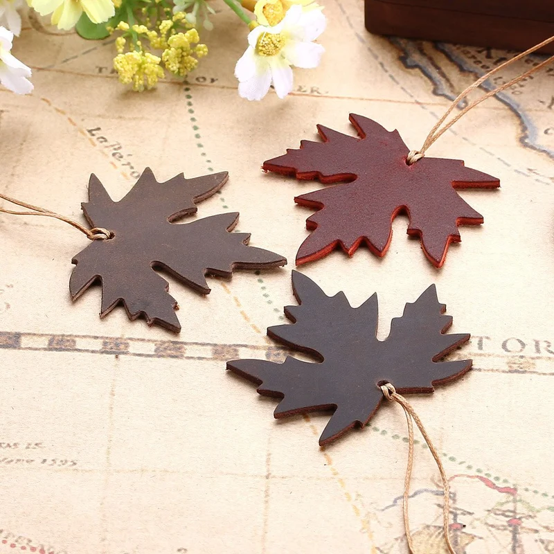 Marque page feuille en cuir