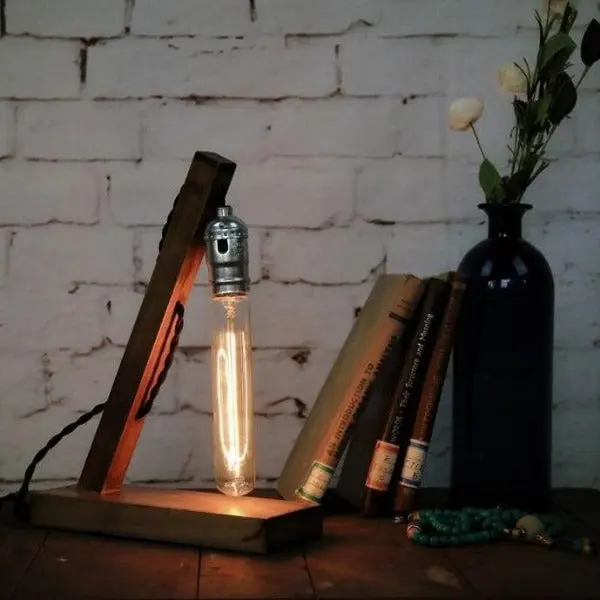 Lampe Industrielle En Bois