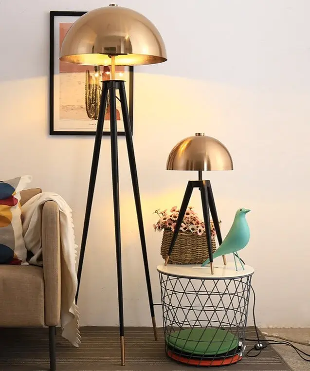 Lampe Industrielle Sur Pied Moderne