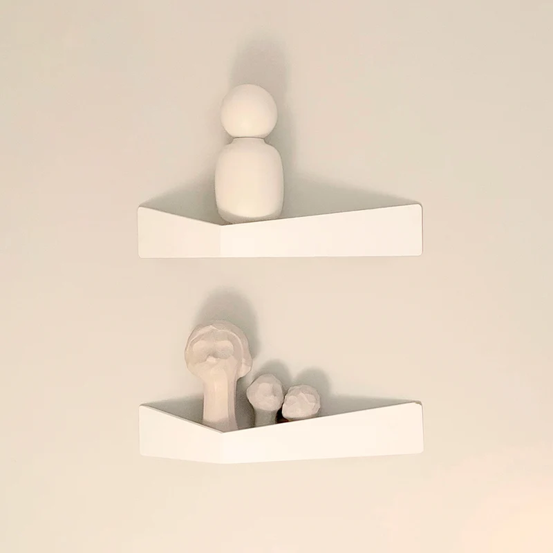 Pelican S Wall Shelf and two Cielo Wall Hooks · White
