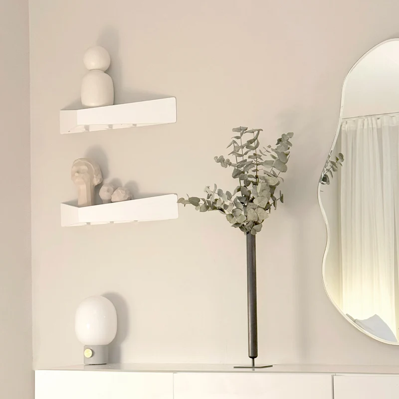 Pelican S Wall Shelf and two Cielo Wall Hooks · White