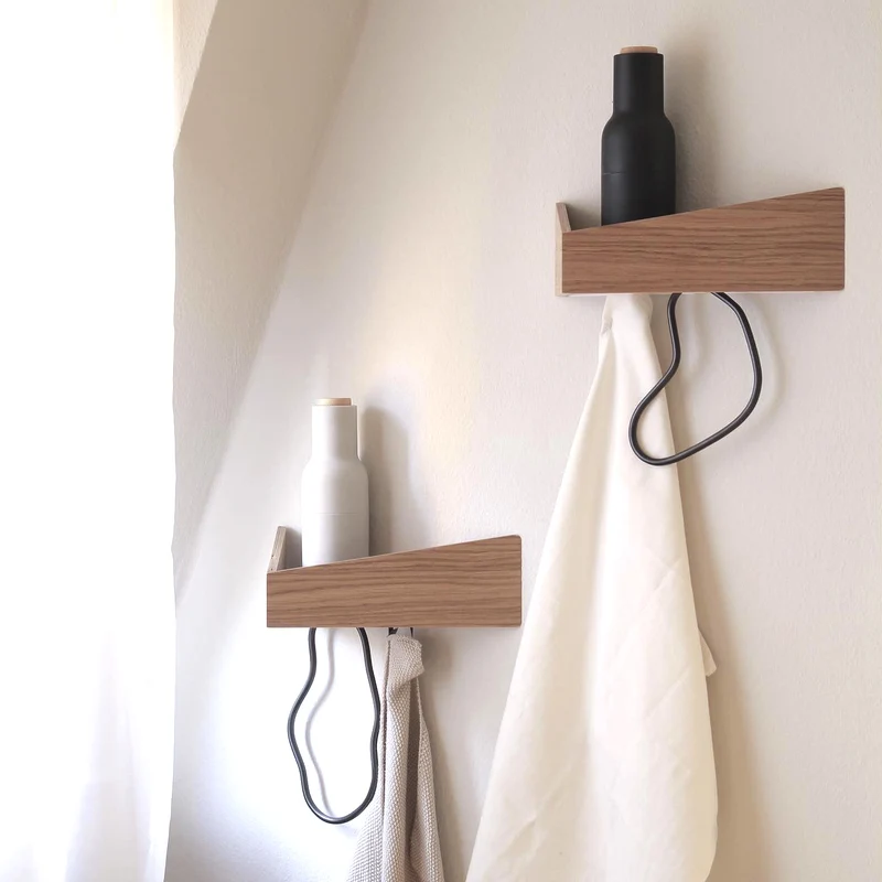 Pelican L Wall Shelf and two Cielo Wall Hooks · Oak