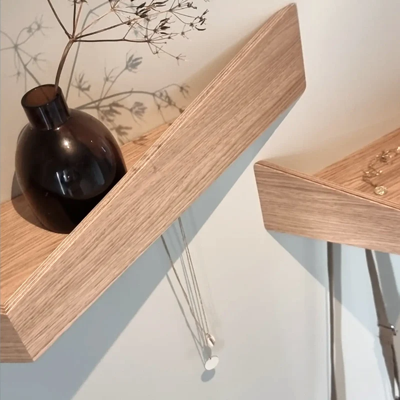 Pelican L Wall Shelf and two Cielo Wall Hooks · Oak