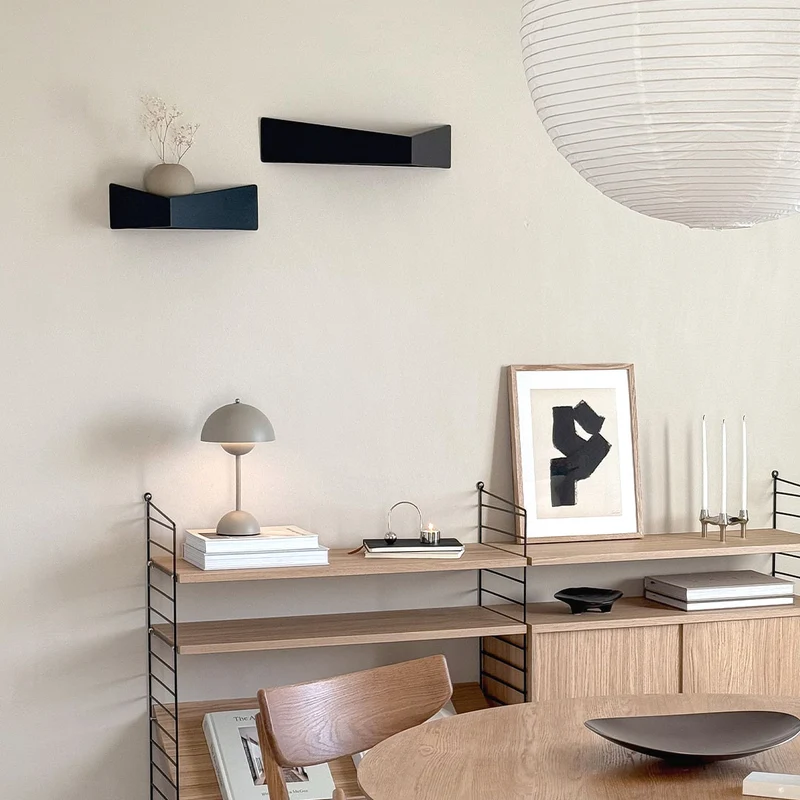 Pelican L Wall Shelf and two Cielo Wall Hooks · Black