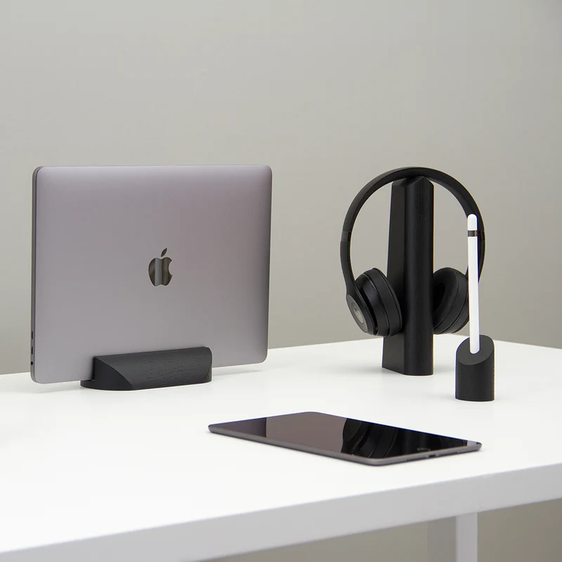 Loma Vertical Laptop Stand · Black