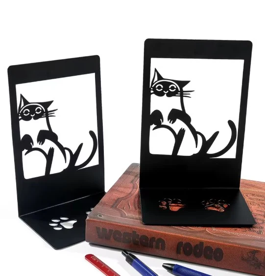 Serre livre chat mignon