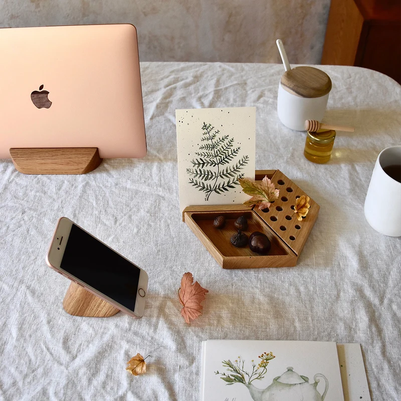Kesito Desk Organizer · Oak
