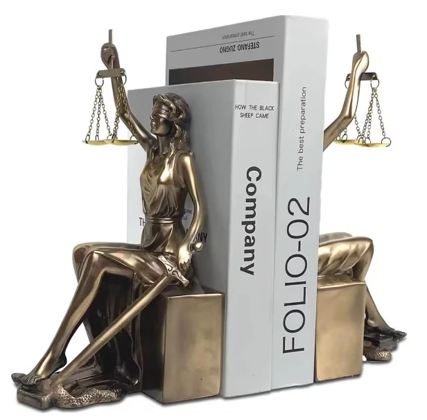 Serre livre dame justice