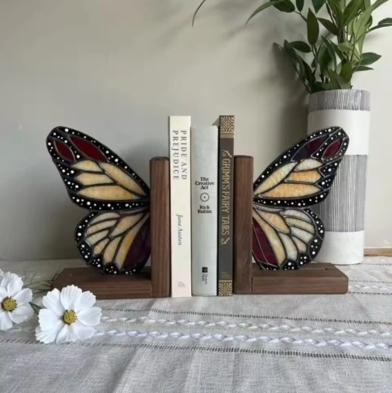 Serre livre joli papillon