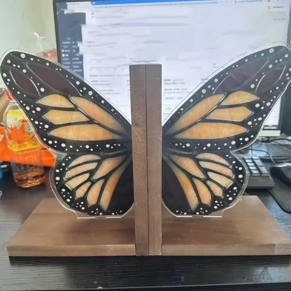 Serre livre joli papillon