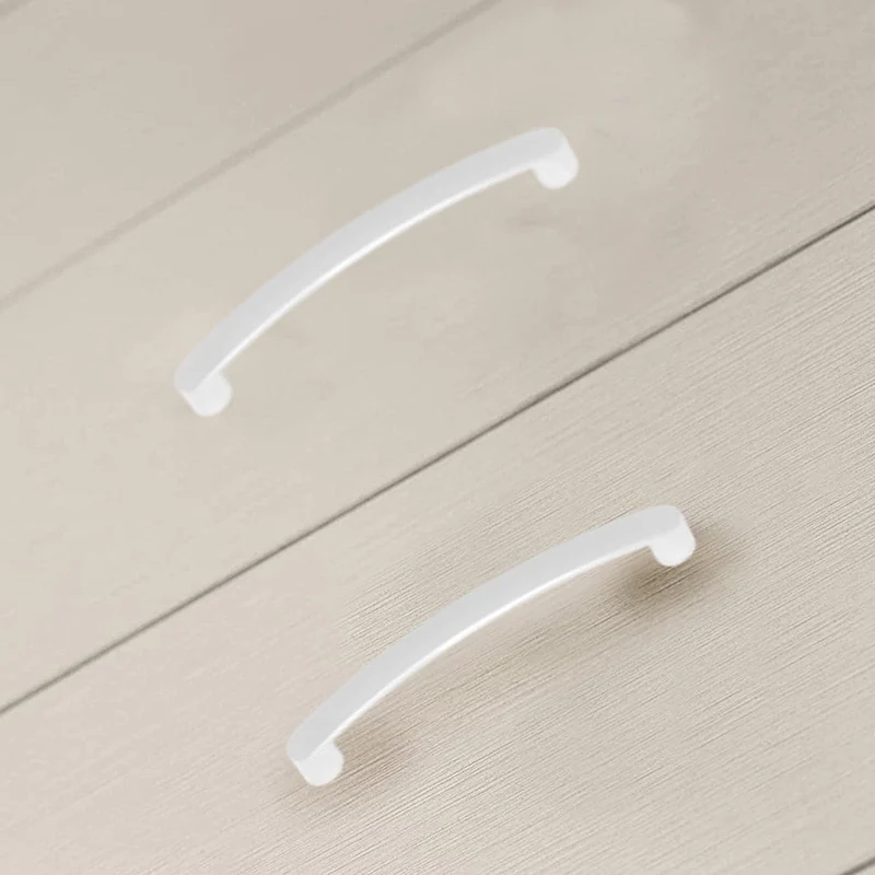 2 HANDLES 96 MM CENTRE DISTANCE IN MATT WHITE ZAMAK